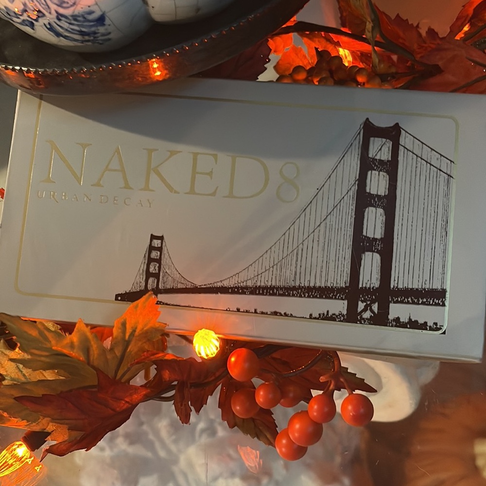 Urban Decay Naked 8✨
